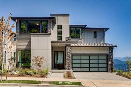 560 Glacier Peak Dr NW Issaquah, WA 98027