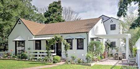 208 Magnolia St Costa Mesa, CA 92627