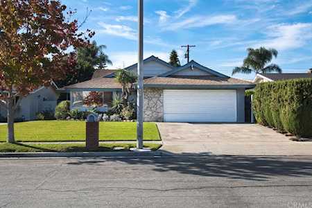 269 Albert Place Costa Mesa, CA 92627