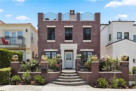 702 Avocado Ave Corona Del Mar, CA 92625