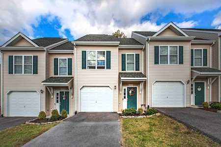 6822 Village Green Roanoke, VA 24019