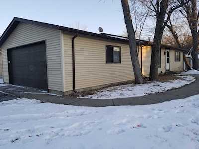 230 S Highland Dr Lakemoor, IL 60051