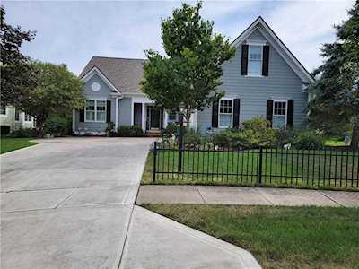 773 Hanover Close Zionsville, IN 46077