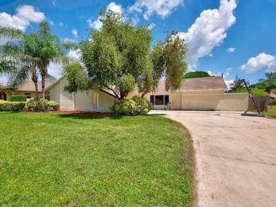 257 SE Ray Avenue Port Saint Lucie, FL 34983