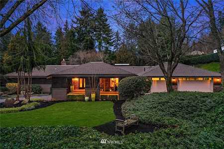 11704 NE 34th Street Bellevue, WA 98005