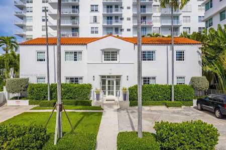 241 28th St Miami Beach, FL 33140