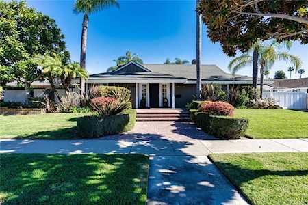 1106 Pembroke Ln Newport Beach, CA 92660