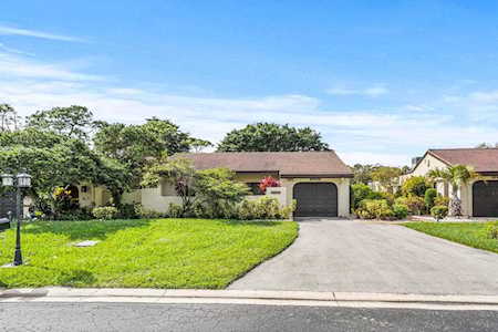 8569 Casa Del Lago Boca Raton, FL 33433