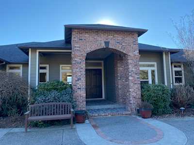 4194 Aerial Heights Dr Medford, OR 97504