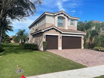8163 Santalo Cove Court Boynton Beach, FL 33473