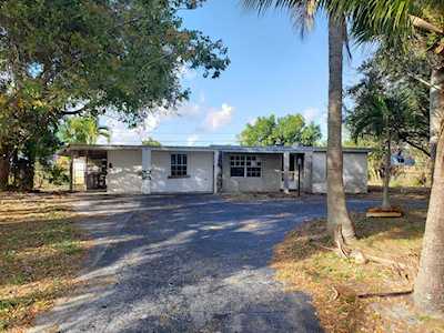 2819 Marbill Road West Palm Beach, FL 33406