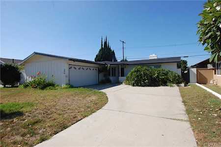 296 Bucknell Rd Costa Mesa, CA 92626