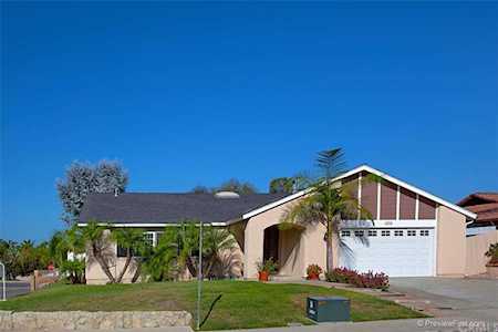 25541 El Picador Ln Mission Viejo, CA 92691