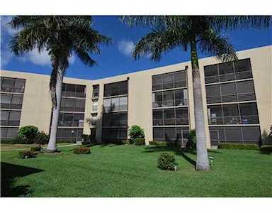555 Banyan Tree Lane #204 Delray Beach, FL 33483