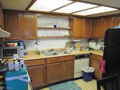 5576 W Rochelle Ave #22C Las Vegas, NV 89103