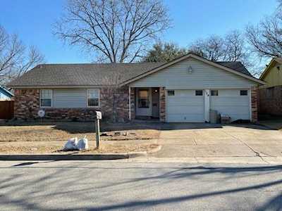 104 Julie Drive Crowley, TX 76036