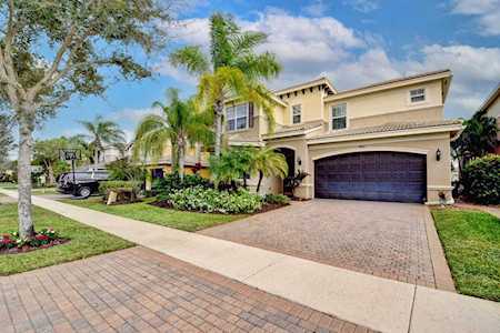 8006 Emerald Winds Circle Boynton Beach, FL 33473