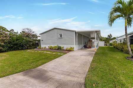 7955 SE Wren Avenue Hobe Sound, FL 33455
