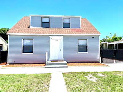 118 W 37th Street Riviera Beach, FL 33404