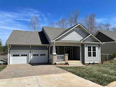 25 Ivestor Gap Rd Biltmore Lake, NC 28715