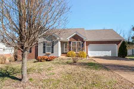 2776 Aston Woods Ln Thompsons Station, TN 37179