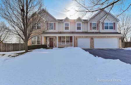 320 Claridge Circle Bolingbrook, IL 60440