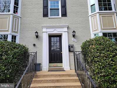 704 Arlington Mill Dr S #17103 Arlington, VA 22204