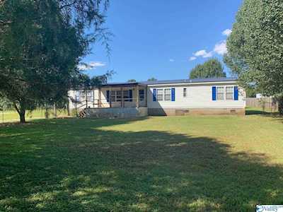 584 Hillsboro Circle New Market, AL 35761
