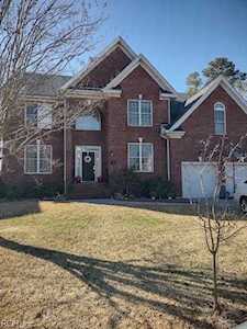 569 Hunts Pointe Dr Virginia Beach, VA 23464