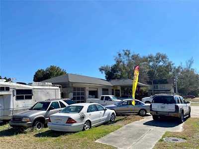 1015 S Grove St Eustis, FL 32726