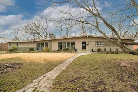 709 Wenneker Dr St Louis, MO 63124
