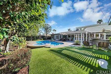382 Vista Baya Newport Beach, CA 92660
