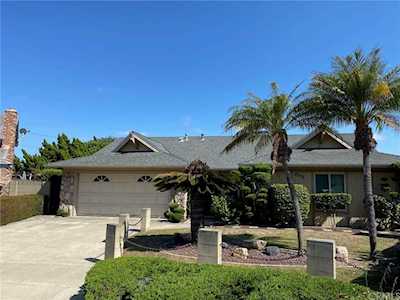 8972 Pebble Beach Circle Westminster, CA 92683