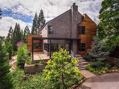 27995 St Bernard Ln Lake Arrowhead, CA 92352