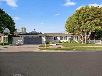 424 E Bay St Costa Mesa, CA 92627