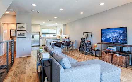 1532 Greenwich Way Costa Mesa, CA 92627