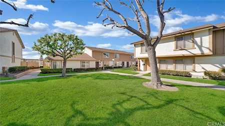 330 Carriage Dr #D Santa Ana, CA 92707