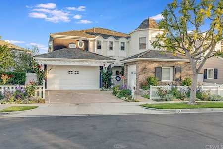 23 N Castaways Newport Beach, CA 92660