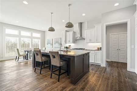 333 NW Ambersham Dr Lees Summit, MO 64081