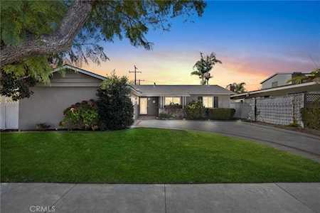 1833 Highland Dr Newport Beach, CA 92660