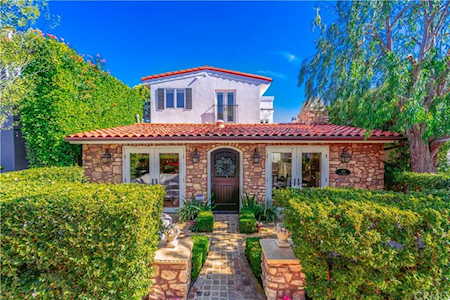 109 Via Mentone Newport Beach, CA 92663