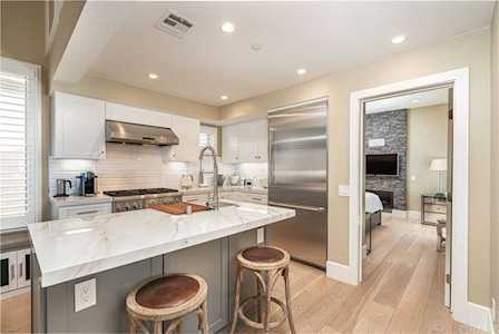 716 .5 Larkspur Corona Del Mar, CA 92625