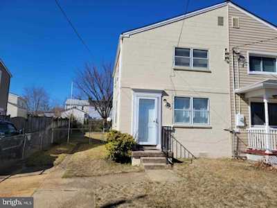 5437 8th Rd S Arlington, VA 22204