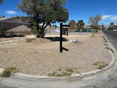 2045 Elm Ave Las Vegas, NV 89101