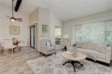 442 Bryson Springs Costa Mesa, CA 92627