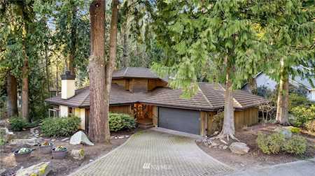 2421 131st Place NE Bellevue, WA 98005