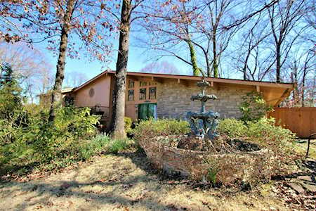 1764 Great Oaks Cv Germantown, TN 38138