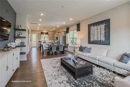 10008 Hemingway Place Charlotte, NC 28227