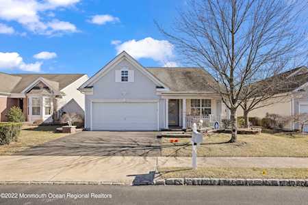 20 Wooten Ct Jackson, NJ 08527