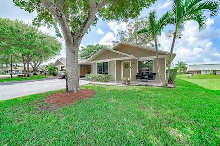 3657 W Forge Rd #37 Davie, FL 33328